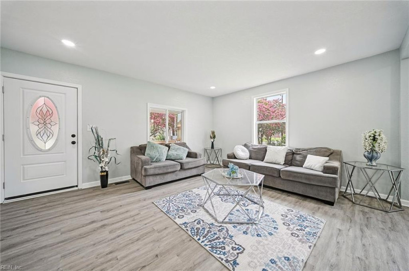 Photo 7 of 35 residential for sale in Portsmouth virginia