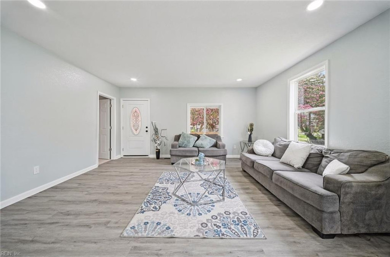 Photo 9 of 35 residential for sale in Portsmouth virginia