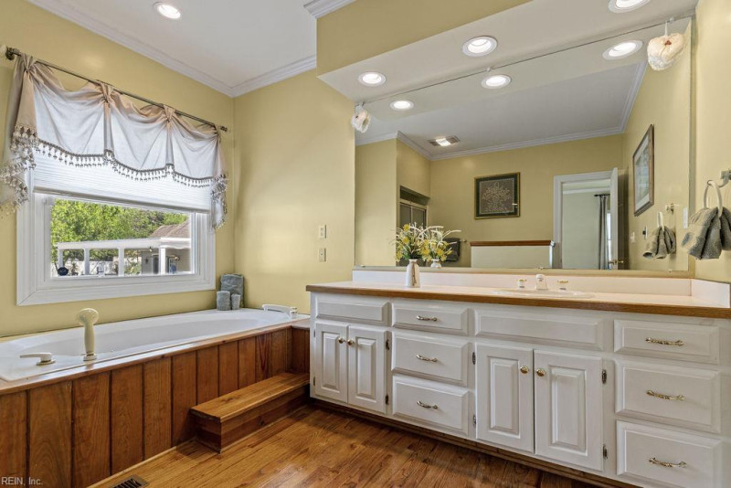 Photo 12 of 50 residential for sale in Franklin virginia