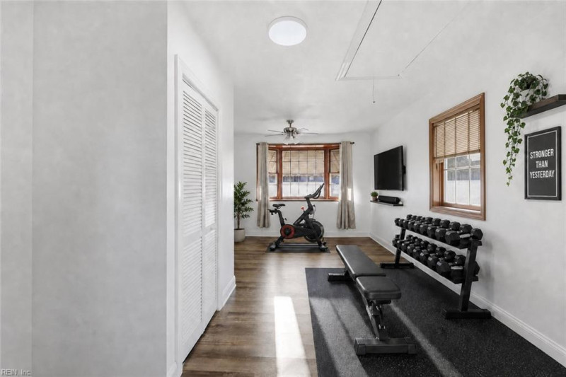 Photo 15 of 22 residential for sale in Portsmouth virginia