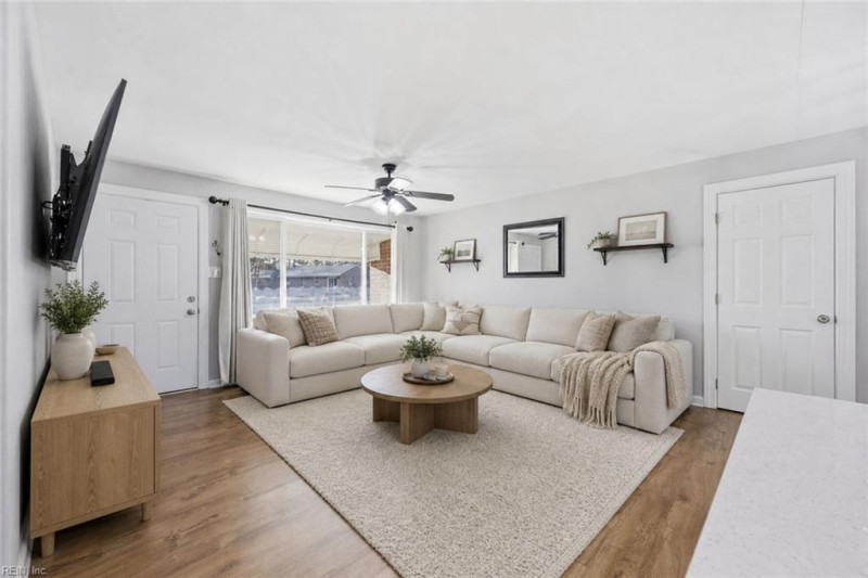 Photo 8 of 22 residential for sale in Portsmouth virginia