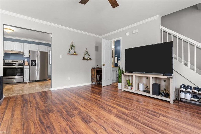 Photo 5 of 42 residential for sale in Chesapeake virginia