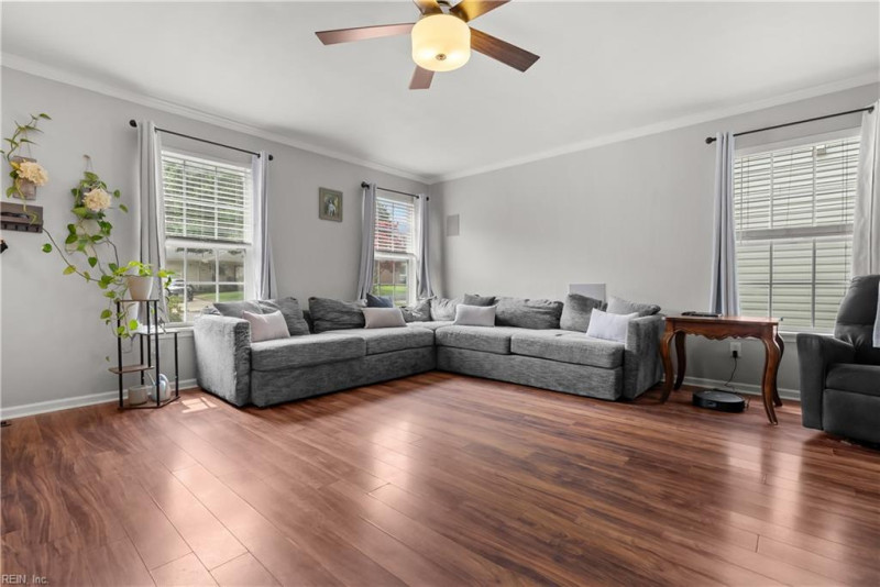 Photo 7 of 42 residential for sale in Chesapeake virginia