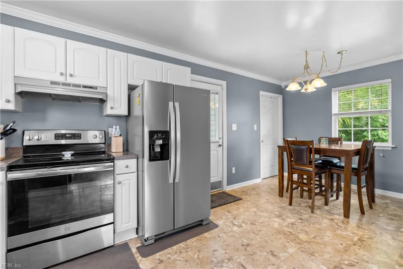 Photo 8 of 42 residential for sale in Chesapeake virginia
