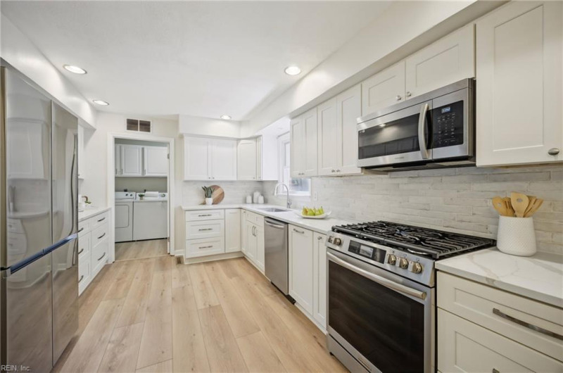 Photo 17 of 50 residential for sale in Virginia Beach virginia