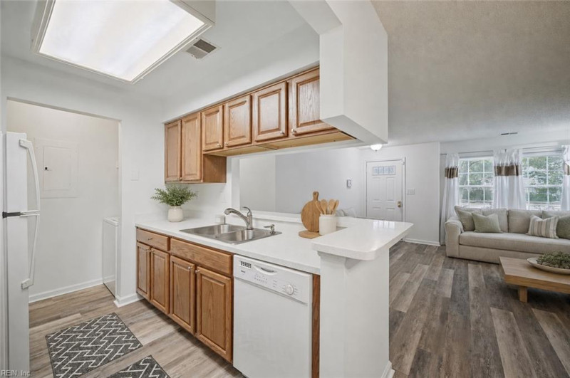 Photo 10 of 24 residential for sale in Chesapeake virginia