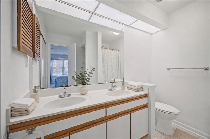 Photo 18 of 24 residential for sale in Chesapeake virginia