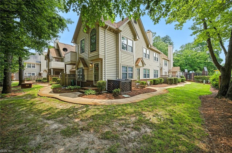 Photo 2 of 24 residential for sale in Chesapeake virginia