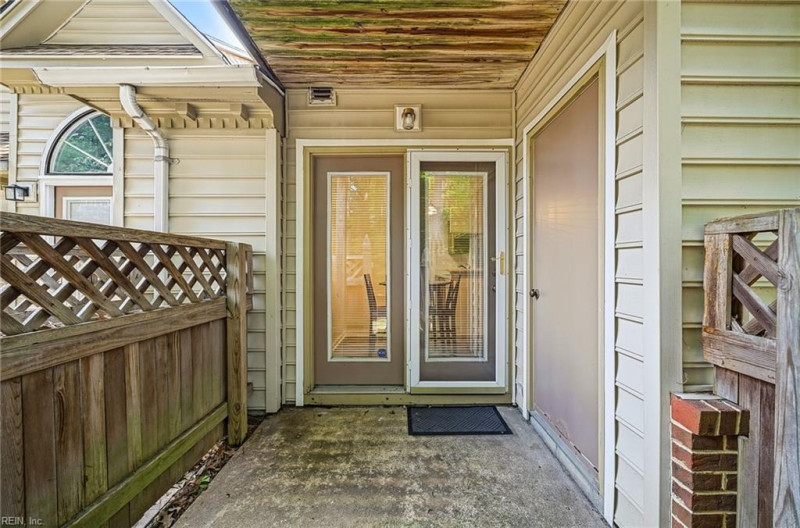 Photo 20 of 24 residential for sale in Chesapeake virginia