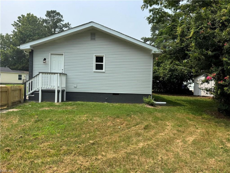 Photo 11 of 12 residential for sale in Portsmouth virginia