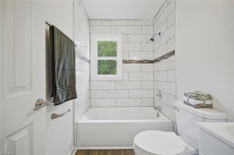 Photo 18 of 30 residential for sale in Portsmouth virginia