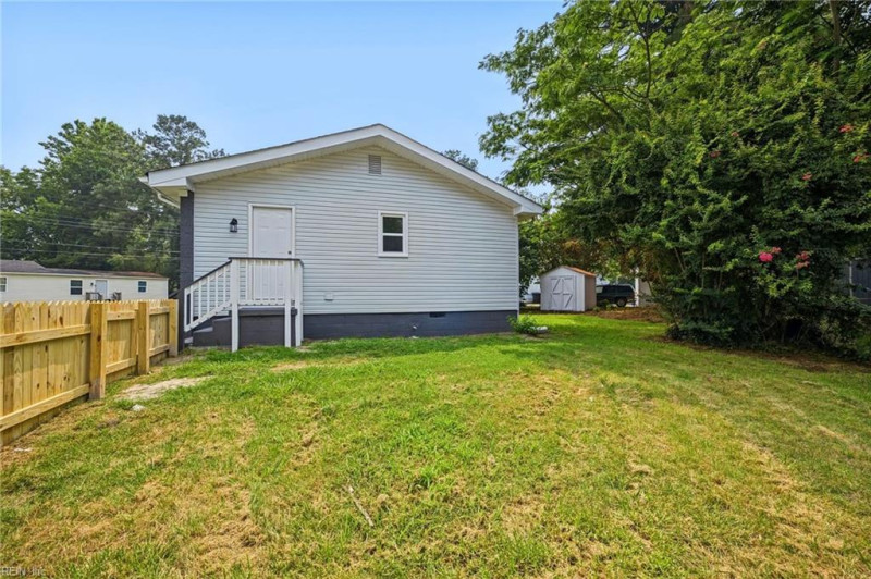Photo 19 of 30 residential for sale in Portsmouth virginia