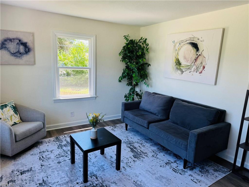 Photo 4 of 12 residential for sale in Portsmouth virginia