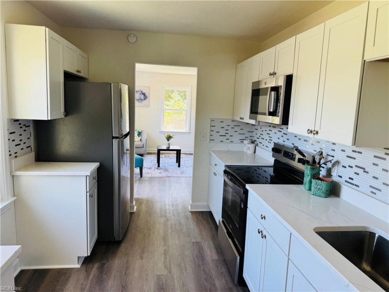 Photo 5 of 12 residential for sale in Portsmouth virginia