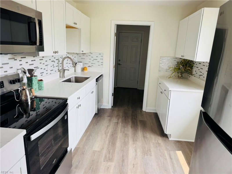 Photo 6 of 12 residential for sale in Portsmouth virginia