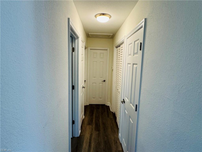 Photo 7 of 12 residential for sale in Portsmouth virginia