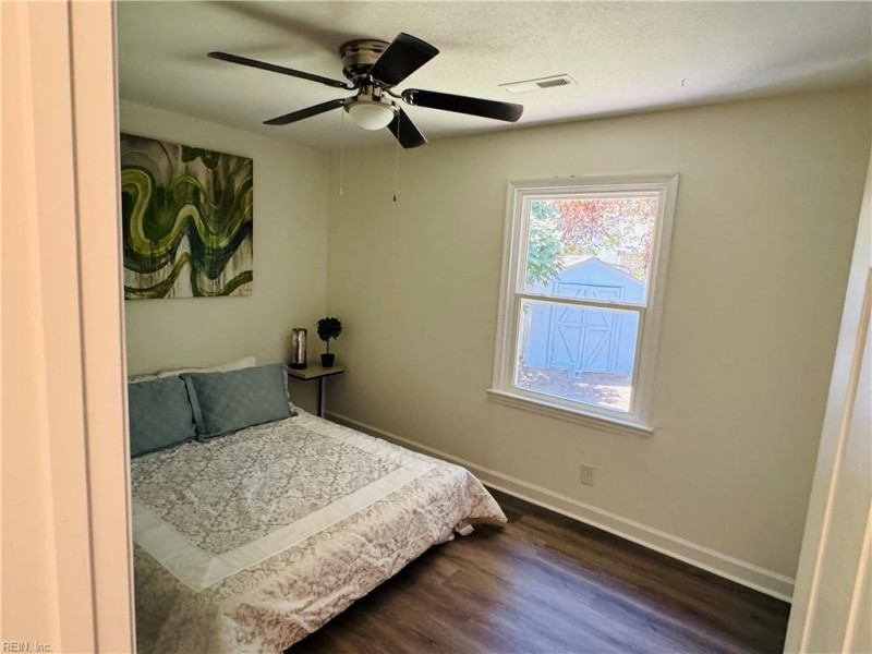 Photo 8 of 12 residential for sale in Portsmouth virginia