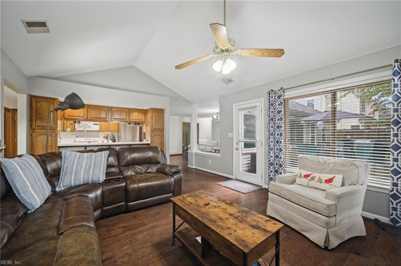 Photo 10 of 46 residential for sale in Virginia Beach virginia