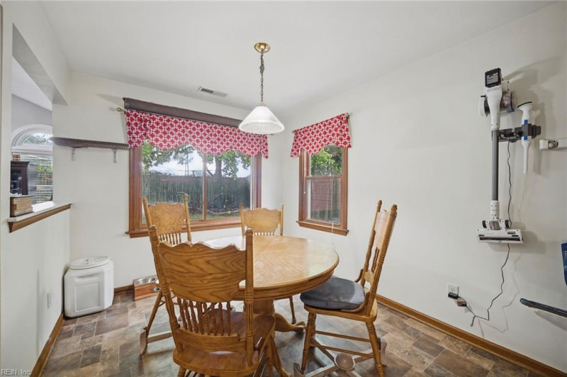 Photo 11 of 46 residential for sale in Virginia Beach virginia