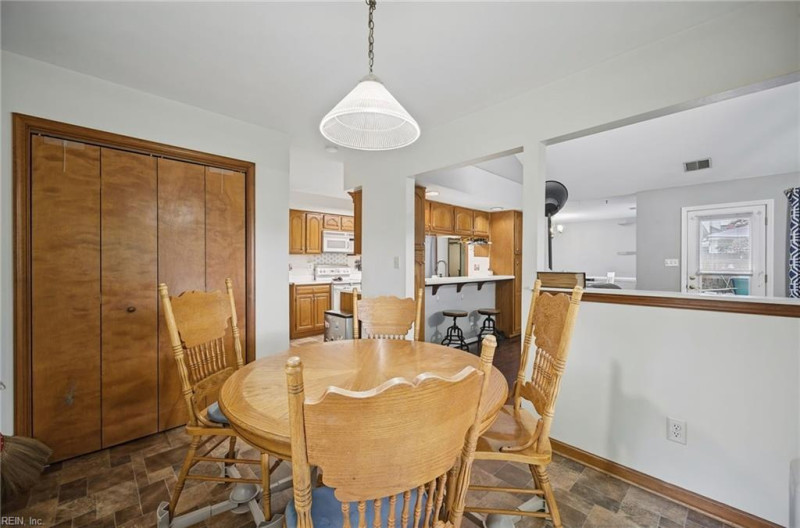 Photo 12 of 46 residential for sale in Virginia Beach virginia