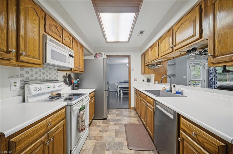 Photo 18 of 46 residential for sale in Virginia Beach virginia