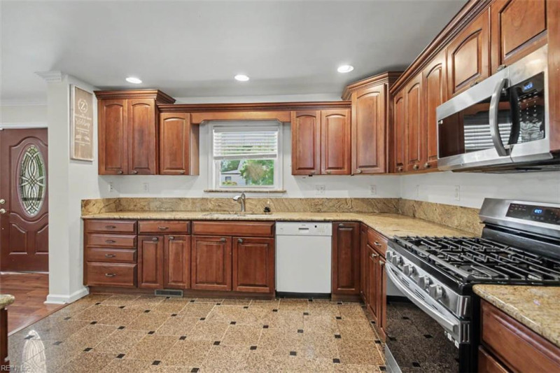 Photo 13 of 34 residential for sale in Norfolk virginia Photo 13 of 34 residential for sale in Norfolk virginia