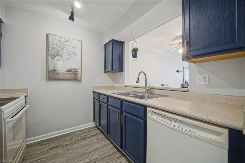 Photo 10 of 26 residential for sale in Virginia Beach virginia