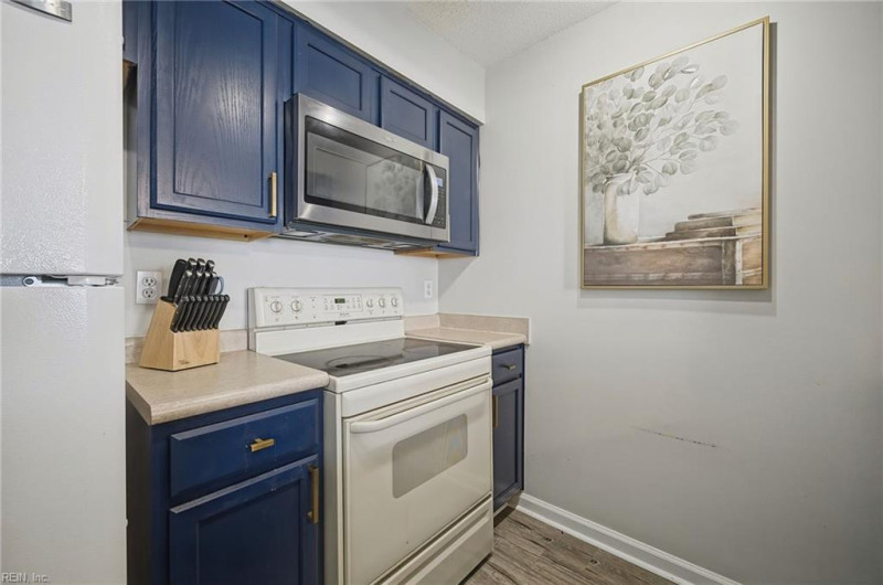 Photo 11 of 26 residential for sale in Virginia Beach virginia