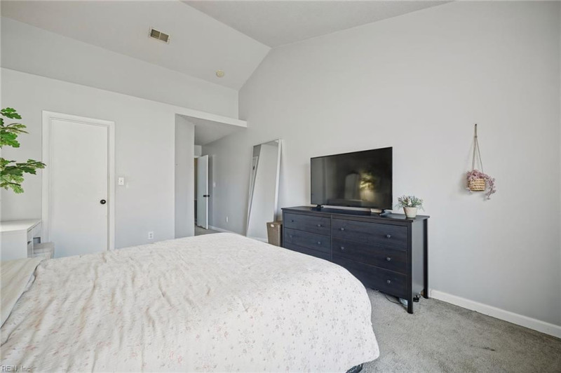 Photo 13 of 26 residential for sale in Virginia Beach virginia