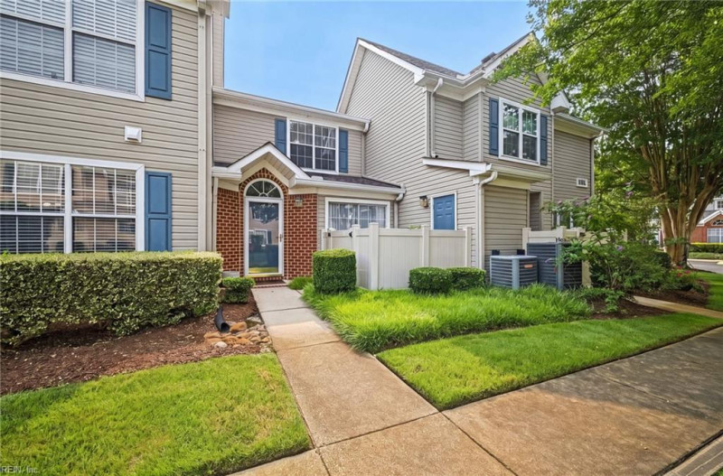 Photo 2 of 26 residential for sale in Virginia Beach virginia