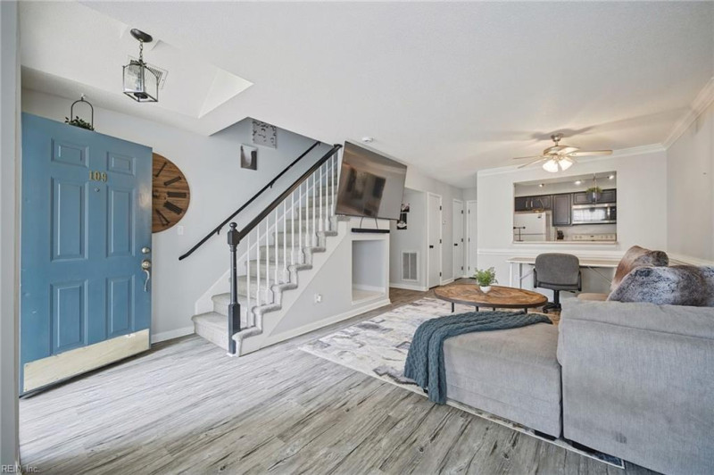 Photo 6 of 26 residential for sale in Virginia Beach virginia