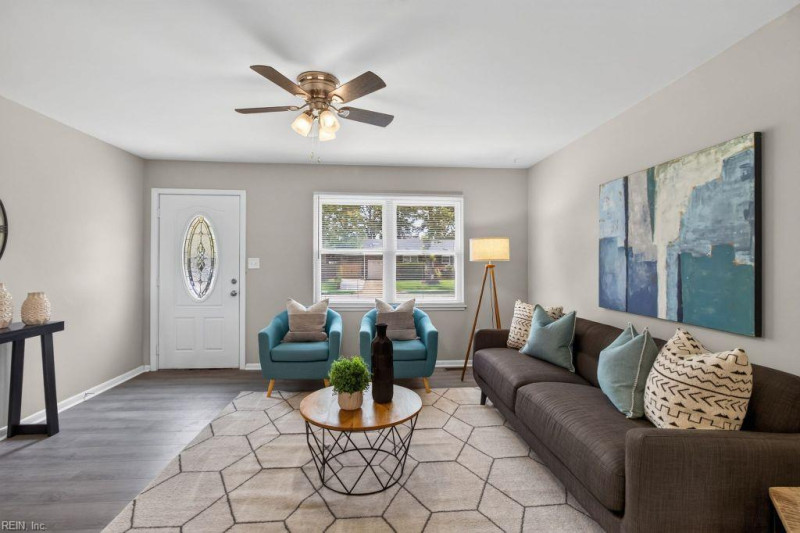 Photo 11 of 33 residential for sale in Hampton virginia