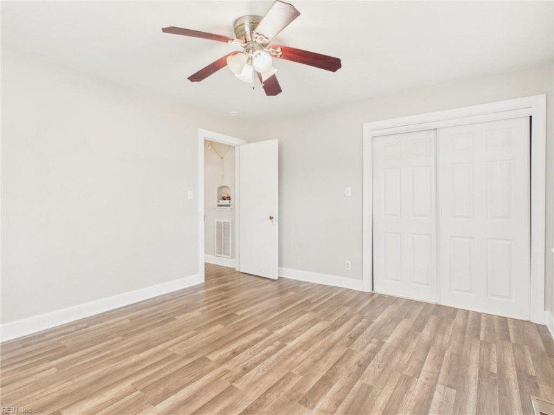 Photo 11 of 27 residential for sale in Norfolk virginia