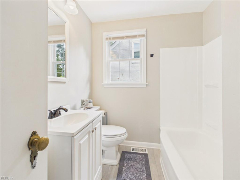 Photo 12 of 27 residential for sale in Norfolk virginia