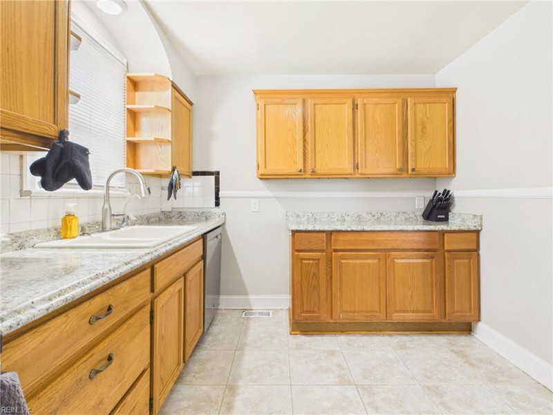Photo 14 of 27 residential for sale in Norfolk virginia