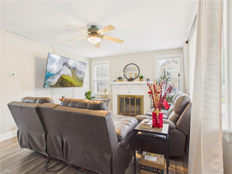 Photo 3 of 27 residential for sale in Norfolk virginia