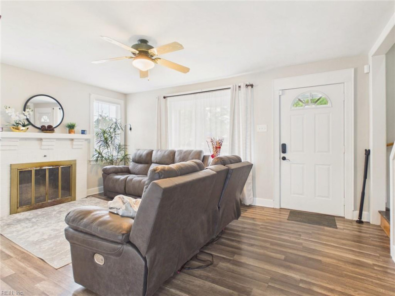 Photo 4 of 27 residential for sale in Norfolk virginia