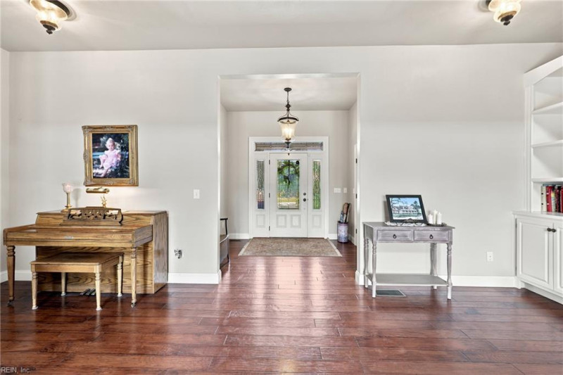 Photo 16 of 50 residential for sale in Chesapeake virginia