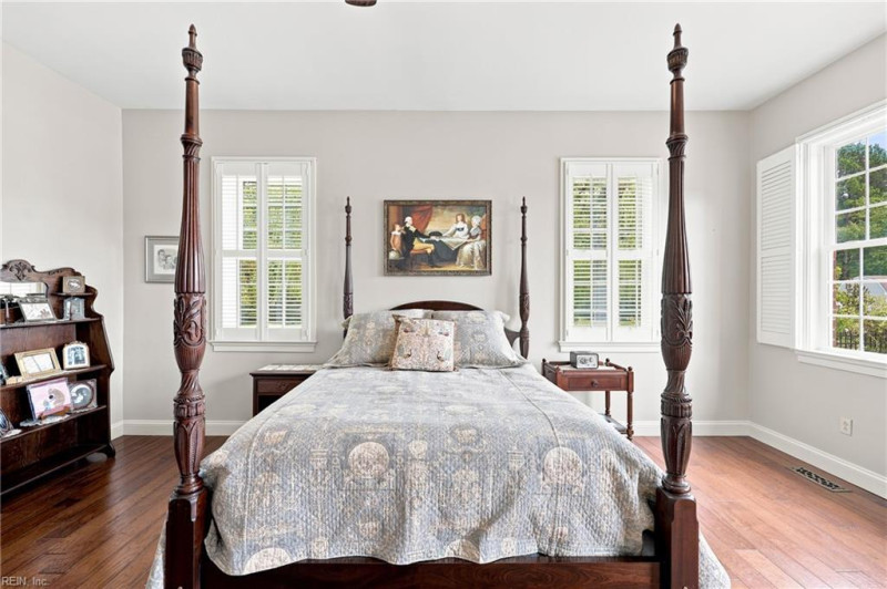 Photo 18 of 50 residential for sale in Chesapeake virginia