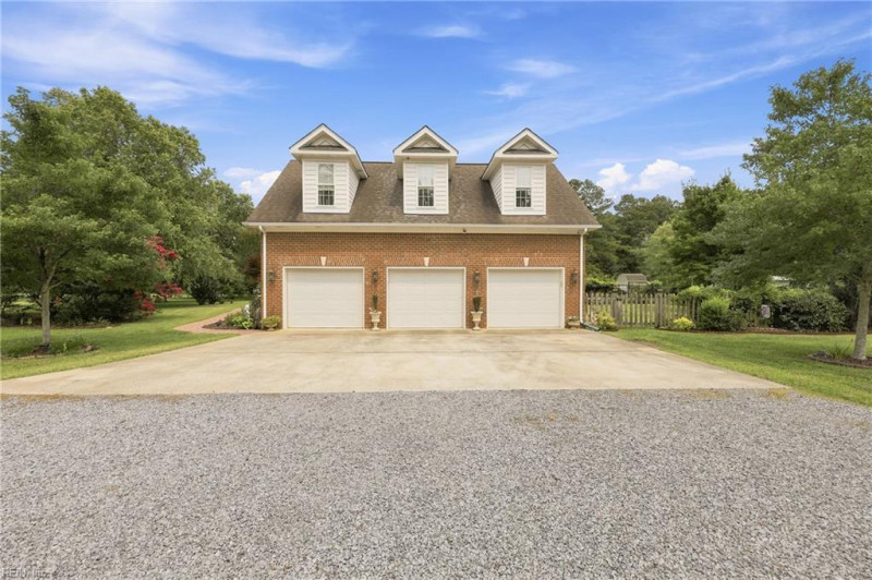 Photo 5 of 50 residential for sale in Chesapeake virginia