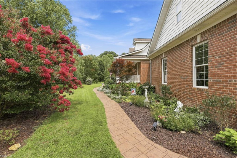 Photo 8 of 50 residential for sale in Chesapeake virginia