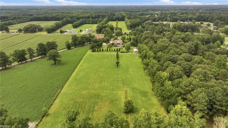 Photo 9 of 50 residential for sale in Chesapeake virginia