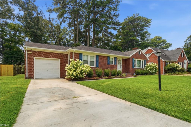 Photo 1 of 31 residential for sale in Chesapeake virginia Photo 1 of 31 residential for sale in Chesapeake virginia