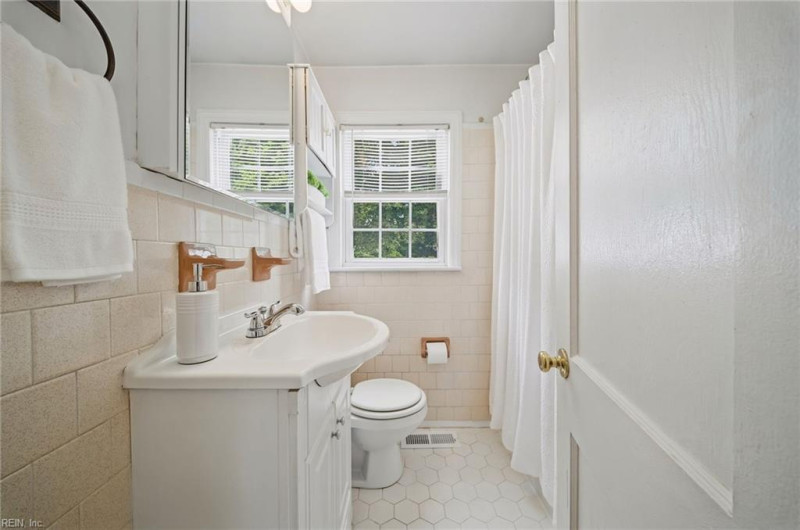 Photo 18 of 42 residential for sale in Norfolk virginia Photo 18 of 42 residential for sale in Norfolk virginia