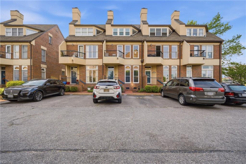 Photo 1 of 34 residential for sale in Portsmouth virginia