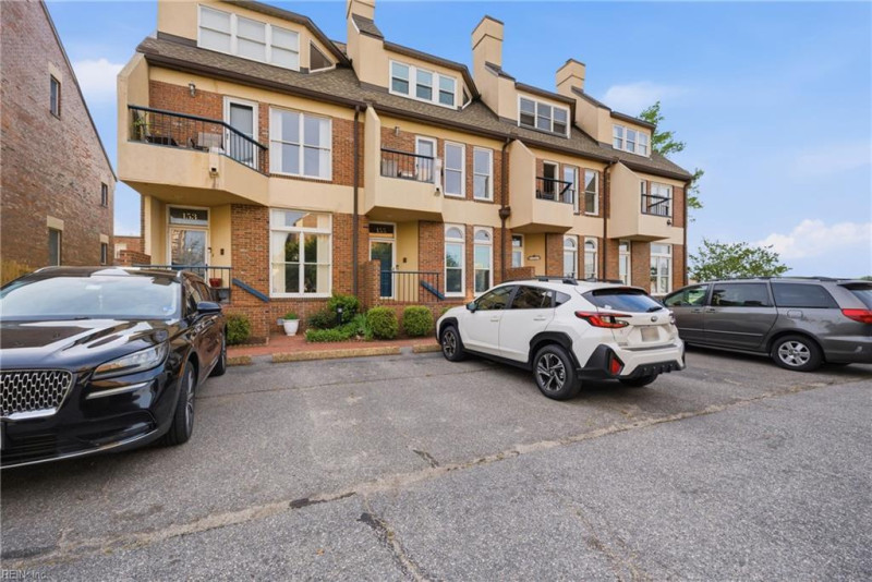 Photo 2 of 34 residential for sale in Portsmouth virginia