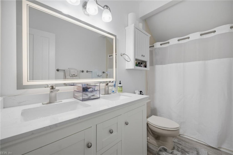 Photo 23 of 34 residential for sale in Portsmouth virginia