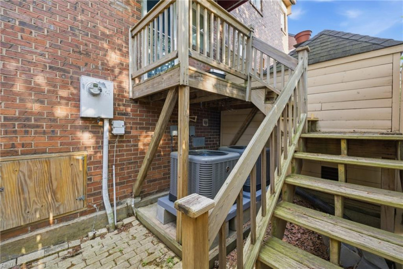Photo 29 of 34 residential for sale in Portsmouth virginia