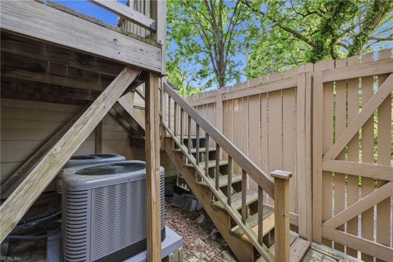 Photo 31 of 34 residential for sale in Portsmouth virginia