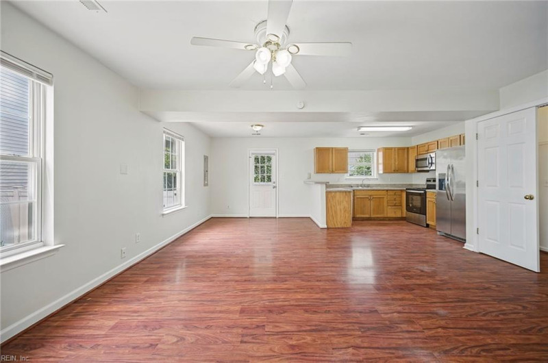 Photo 12 of 39 residential for sale in Norfolk virginia